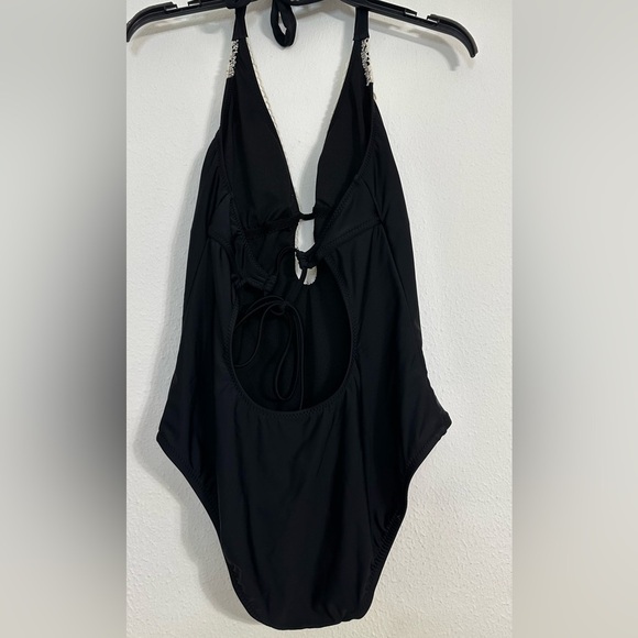 NWT Mossimo l Women’s Crochet Trim Plunge Black and White One Piece Swimsuit - Picture 6 of 12